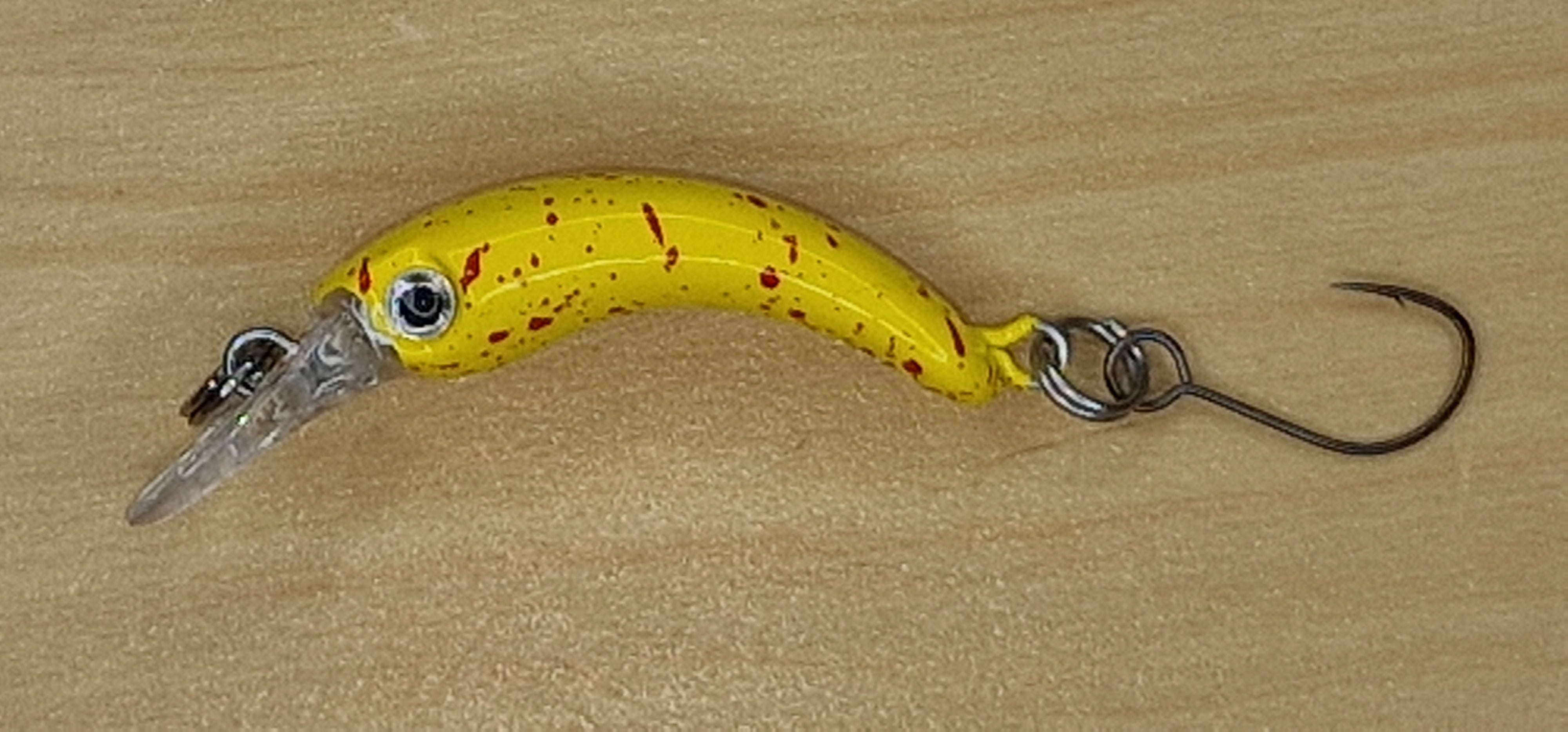 Troutty in gelb mit roten Punkten (1-4)