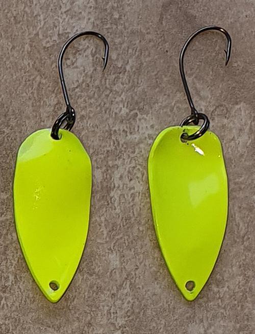 Gelb mit gelb nachleuchtender Rückseite