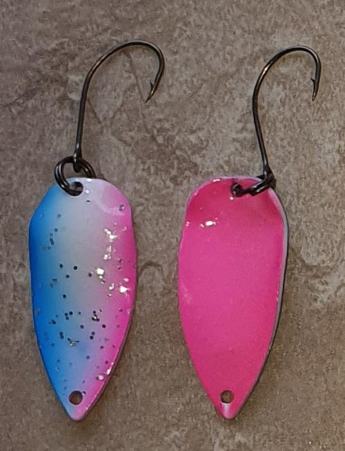 Blau-weiß-orange mit pinker Rückseite