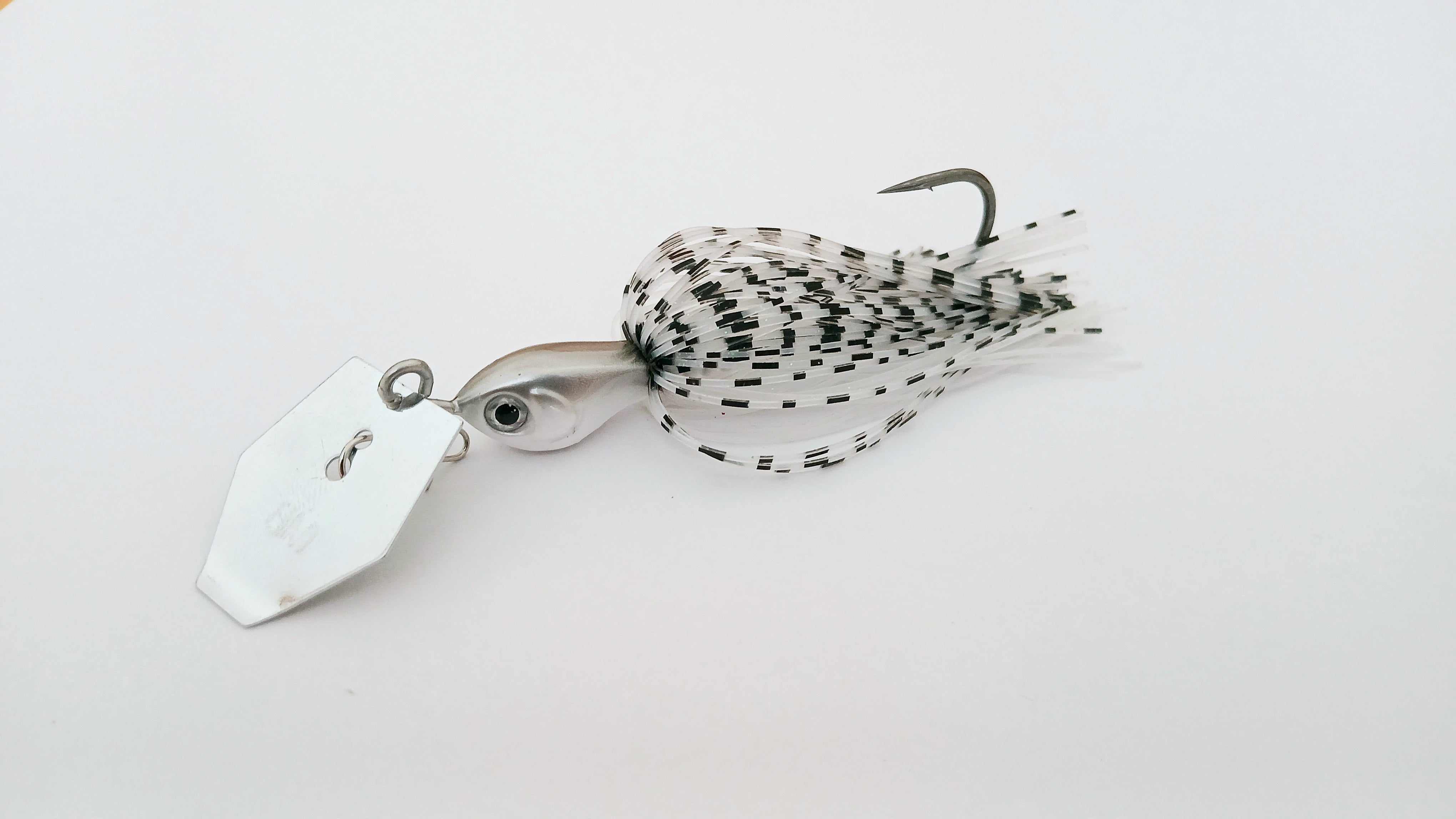 Bladed Jig (Chatterbait) in Grey Silver